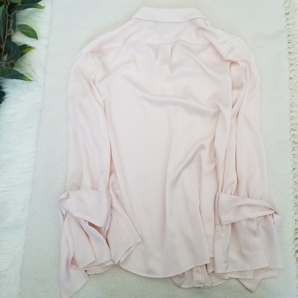 Banana Republic baby pink blouse - Picture 5 of 6
